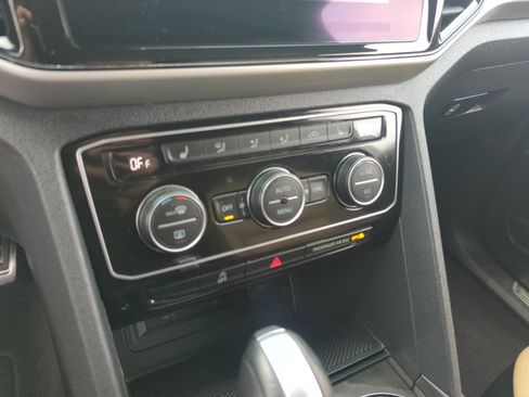 Used 2022 Volkswagen Atlas Cross Sport SEL R-Line image 12