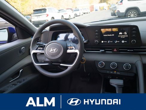 New 2026 Hyundai Elantra SE image 19