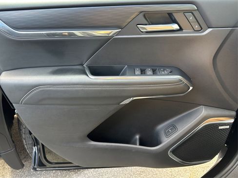 Used 2024 GMC Acadia Elevation w/ Trailering Package image 27