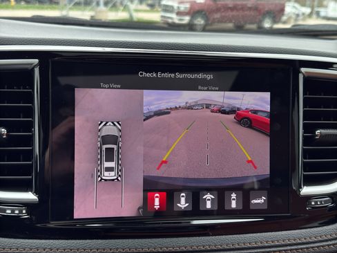 New 2026 Chrysler Pacifica Pinnacle w/ Trailer Tow Group AWD/4WD image 19