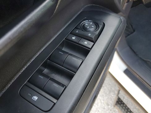 Used 2024 Toyota Tacoma SR5 w/ SR5 Upgrade Package image 19