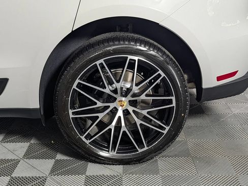 New 2026 Porsche Macan AWD/4WD image 12