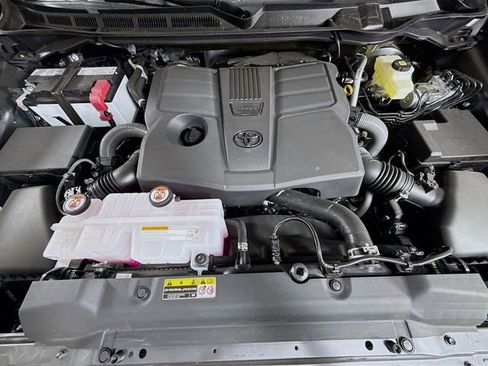 New 2026 Toyota Tundra SR5 AWD/4WD image 28