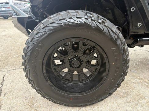 Used 2018 Jeep Wrangler Unlimited Rubicon w/ Connectivity Group AWD/4WD image 40