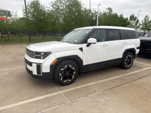 Used 2025 Hyundai Santa Fe SE image 2