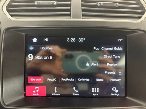 Used 2018 Ford Explorer XLT w/ Equipment Group 201A FWD image 22