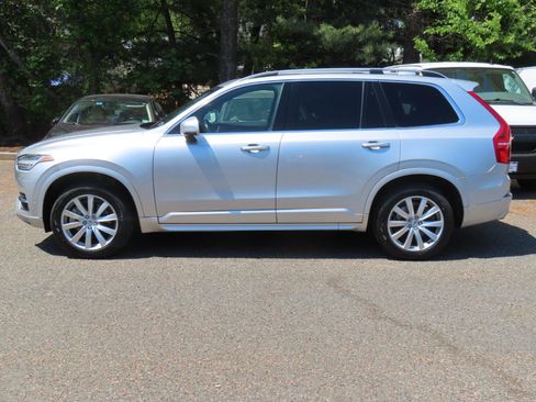 Used 2018 Volvo XC90 T6 Momentum w/ Convenience Package AWD/4WD image 2