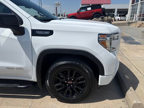 Used 2020 GMC Sierra 1500 Elevation w/ Elevation Value Package RWD image 4