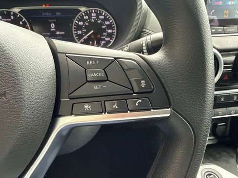 Used 2024 Nissan Sentra SV FWD image 13