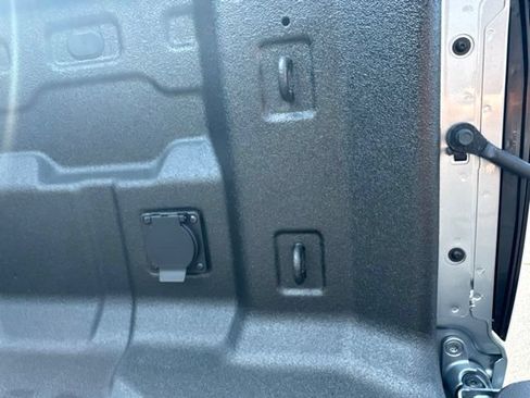 Used 2026 Chevrolet Colorado ZR2 w/ Technology Package AWD/4WD image 16