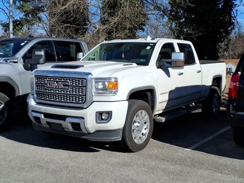 Used 2019 GMC Sierra 2500 Denali image 3