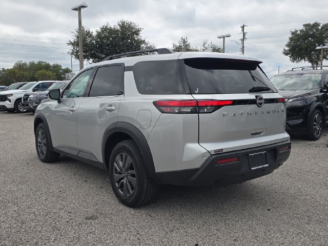 Certified 2025 Nissan Pathfinder SV FWD image 6