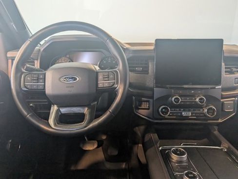 Used 2022 Ford Expedition Max Limited image 16