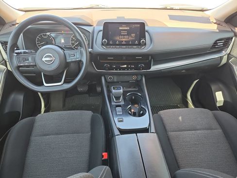 Certified 2022 Nissan Rogue SV FWD image 9