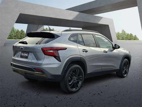 Used 2024 Chevrolet Trax ACTIV w/ Sunroof Package image 4