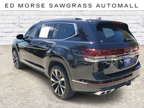 Used 2024 Volkswagen Atlas SEL Premium R-Line image 2