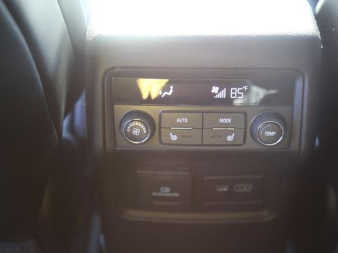 Used 2021 GMC Acadia Denali image 20