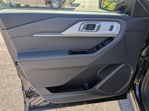 New 2026 Ford Explorer Active image 10