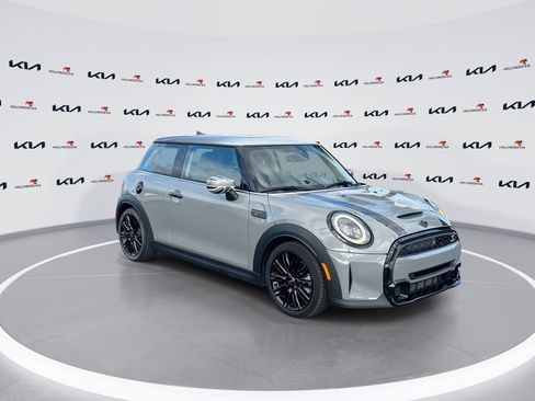 Used 2023 MINI Cooper S image 2