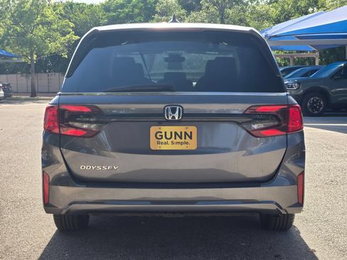 Used 2025 Honda Odyssey EX-L image 4