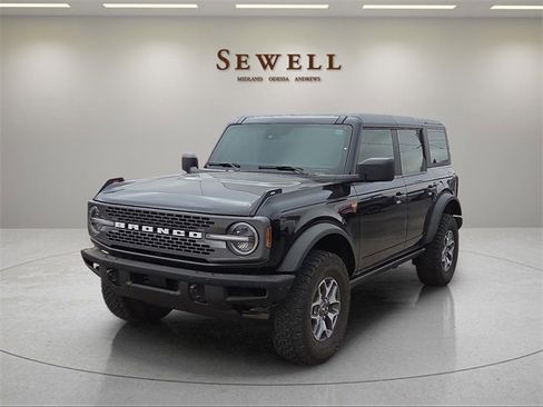 Used 2024 Ford Bronco Badlands image 1