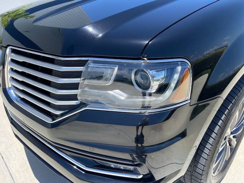 Used 2016 Lincoln Navigator L Select AWD/4WD image 9