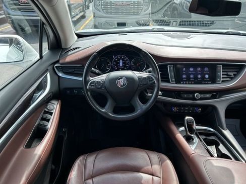 Used 2020 Buick Enclave Avenir w/ Avenir Technology Package AWD/4WD image 28