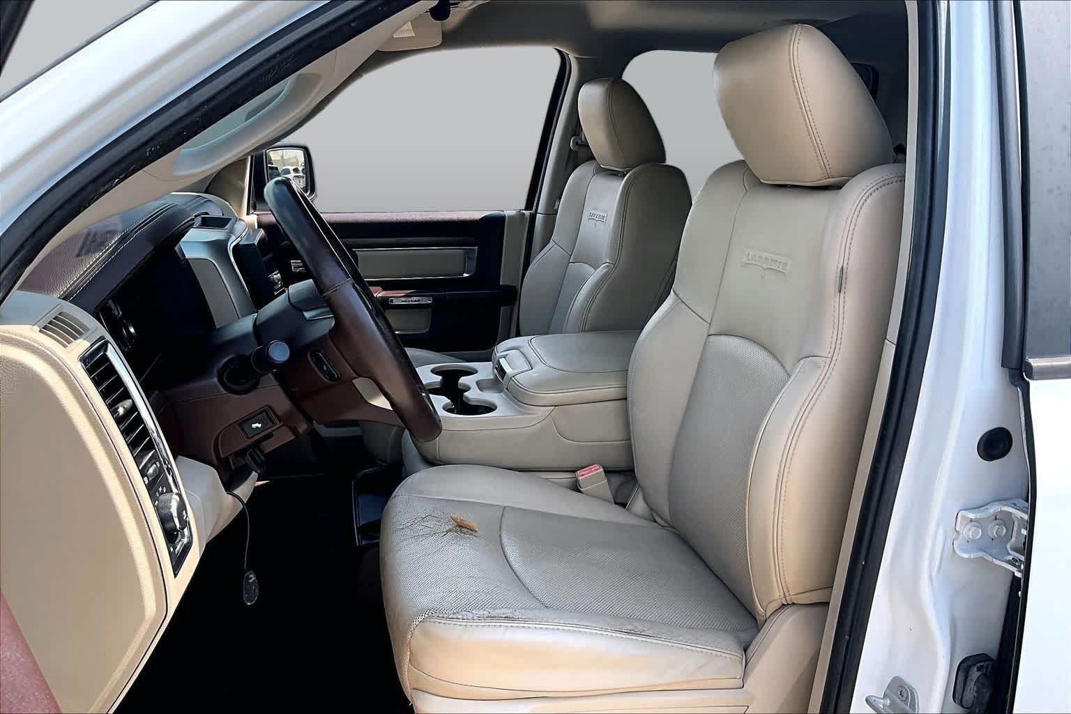 Used 2014 RAM 1500 Laramie w/ Convenience Group AWD/4WD image 8