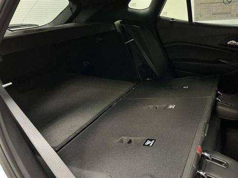New 2026 Chevrolet Trax RS w/ Sunroof Package FWD image 28