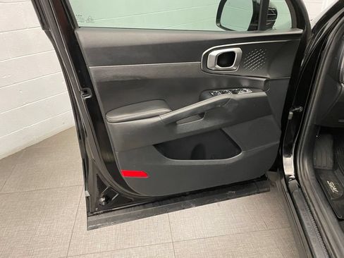 Used 2022 Kia Sorento S FWD image 21