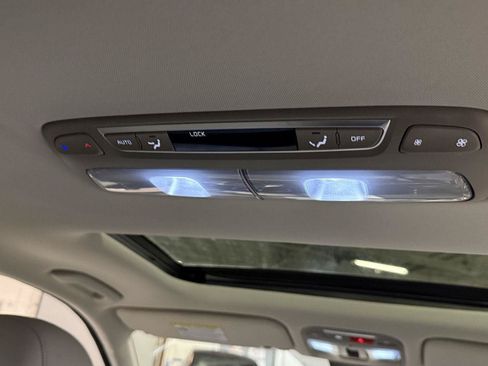 Used 2025 Kia Telluride S FWD image 31