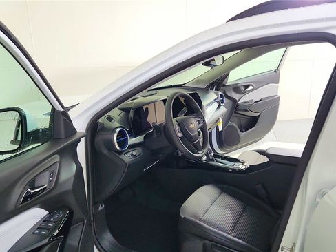 New 2026 Chevrolet Trax LT image 15