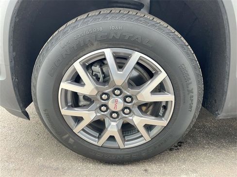 Used 2023 GMC Acadia SLT image 32