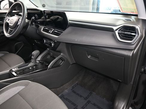 Used 2024 Chevrolet TrailBlazer LT image 41