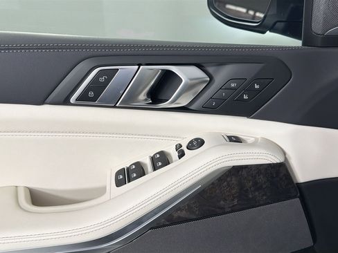 New 2026 BMW X5 xDrive40i w/ Executive Package image 17