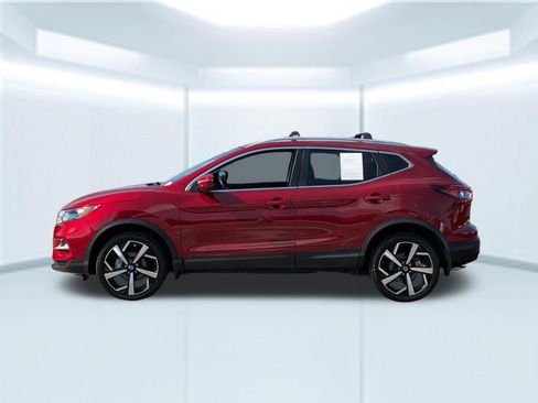 Used 2022 Nissan Rogue Sport SL FWD image 2