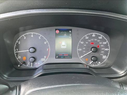 Used 2025 Toyota Corolla Cross LE FWD image 21