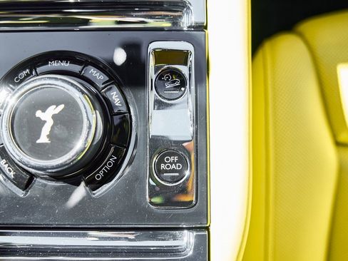 Used 2022 Rolls-Royce Cullinan Black Badge w/ Dark Exterior Package image 73