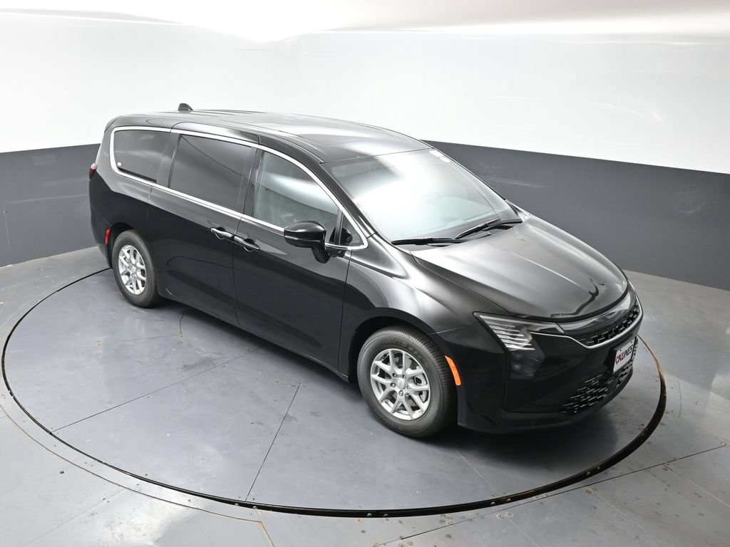 New 2027 Chrysler Pacifica Select w/ Family Tech Group FWD image 33