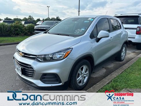 Used 2022 Chevrolet Trax LS w/ Tint and Cruise Package FWD image 1