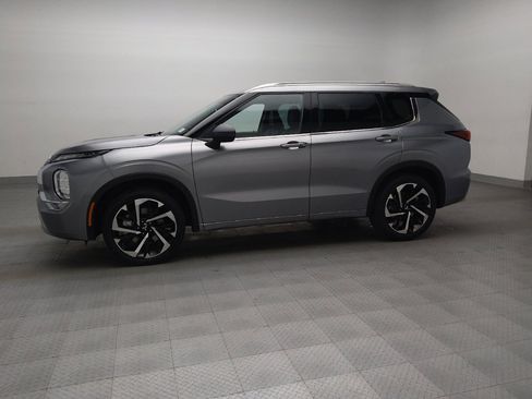 Used 2022 Mitsubishi Outlander SEL image 2