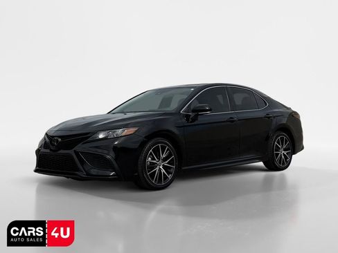 Used 2023 Toyota Camry SE FWD image 3