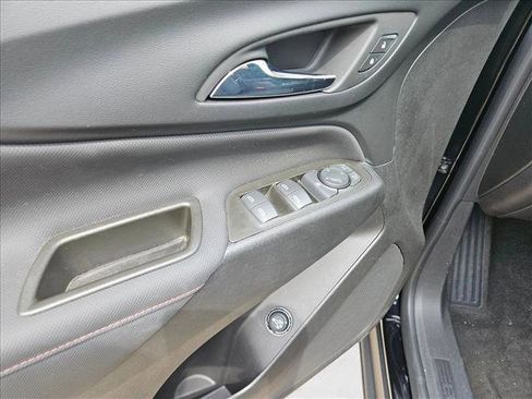Used 2023 Chevrolet Equinox RS FWD image 13