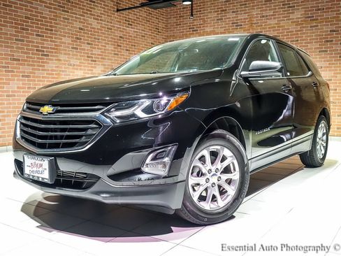 Used 2021 Chevrolet Equinox LS w/ LS Convenience Package FWD image 2