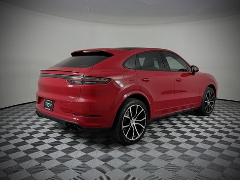 Used 2023 Porsche Cayenne Coupe image 10