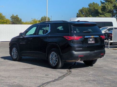 Used 2023 Chevrolet Traverse LT FWD image 6