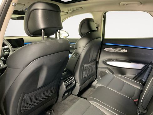 Used 2026 Genesis GV70 2.5T Advanced image 12