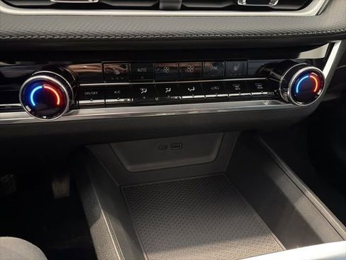 New 2026 Chevrolet Equinox LT w/ Convenience Package II image 21