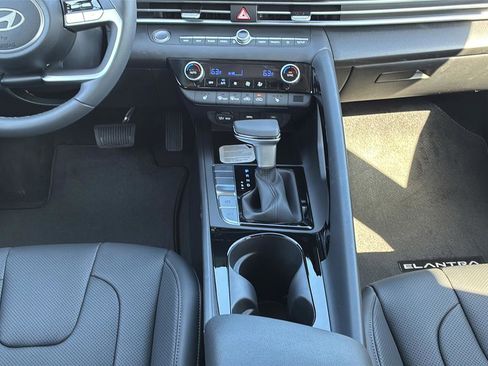 New 2026 Hyundai Elantra Limited FWD image 22