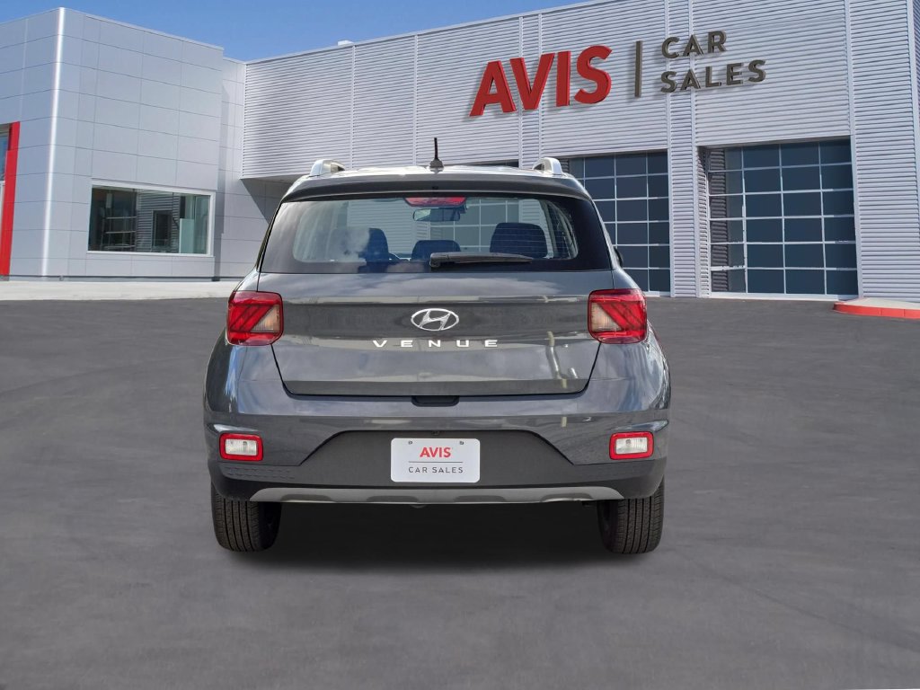 Used 2026 Hyundai Venue SEL FWD image 7